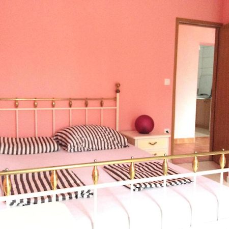 Yellow House Experience Aparthotel Pag Island Eksteriør bilde