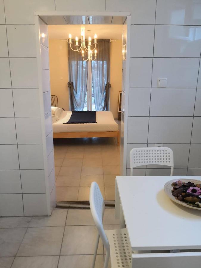 Yellow House Experience Aparthotel Pag Island Eksteriør bilde